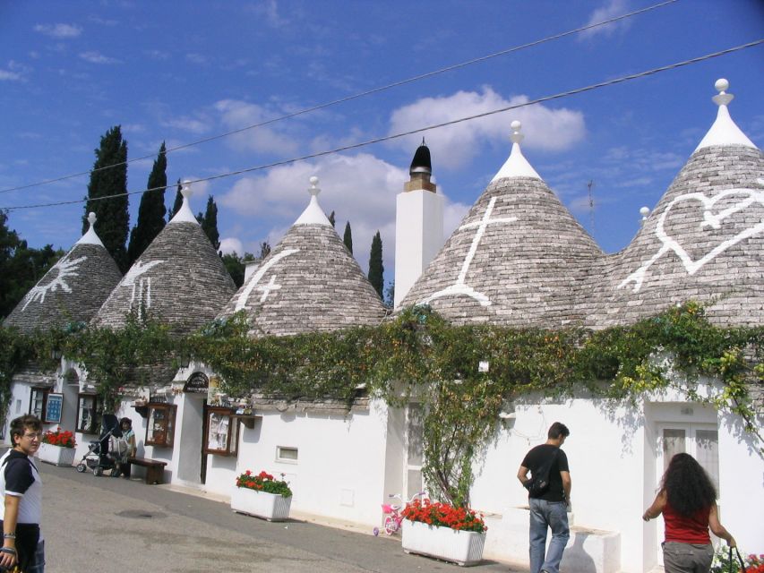 Alberobello: History Walking Tour - Rione Monti and the classic Alberobello view