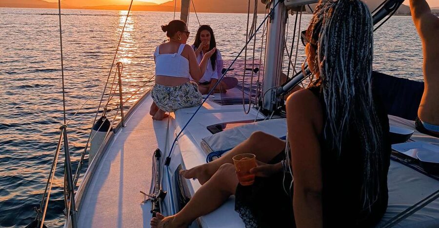 Alghero: Sunset Sailing Aperitif Experience - Maddalenetta and the last swim of the day