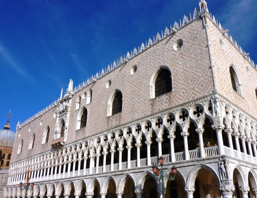 All-Inclusive Tour: Doge Palace, St Mark's Basilica & Square - Group size, headsets, and the guide’s role