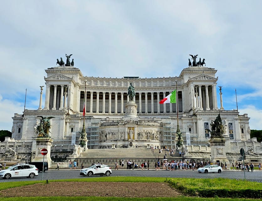 Alternative Walking Tour of Rome's City Center & Hidden Gems - Piazza Navona and the final Baroque reveal