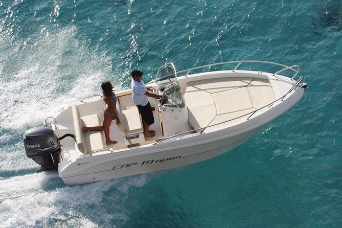 Amalfi Coast Boat Rental: Explore, Swim, and Relax at Your Pace - The CAP 19 Open boat and what it means onboard