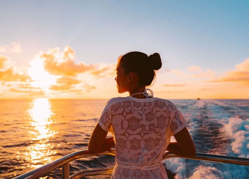 Amalfi: Sunset Boat Tour with Fruit and Drinks - Boarding at the Darsena pier in Amalfi
