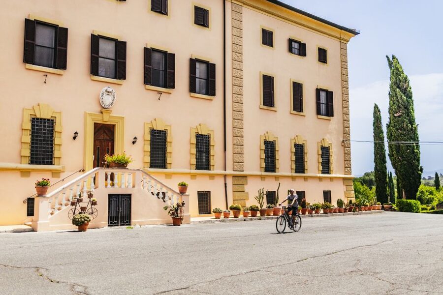 Appia Antica: Full Day Bike Rental with Customizable Routes - Food, water, toilets, and the best time to ride