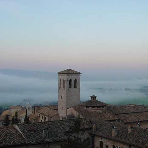 Assisi: Private Walking Tour with St. Francis Basilica - Piazza del Comune and the Temple of Minerva