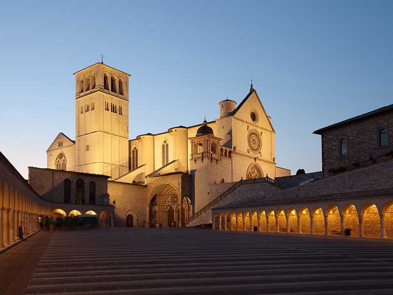 Assisi: Private Walking Tour with St. Francis Basilica - Dress, church etiquette, and walking comfort