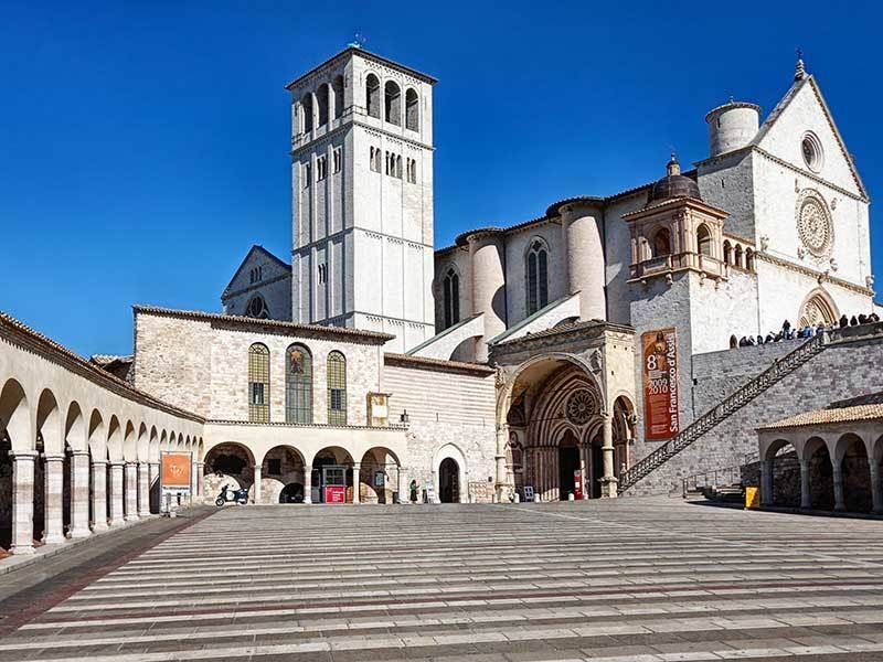 Assisi: Walking Tour with St. Francis Basilica Visit - San Rufino Cathedral and the world of Francis and Clare