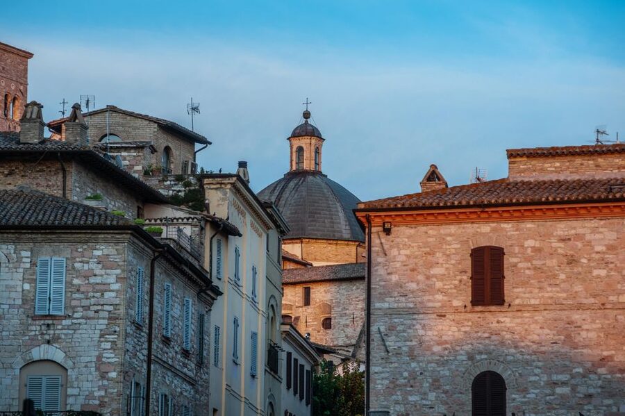 Assisi: Walking Tour with St. Francis Basilica Visit - Piazza del Comune and the Temple of Minerva