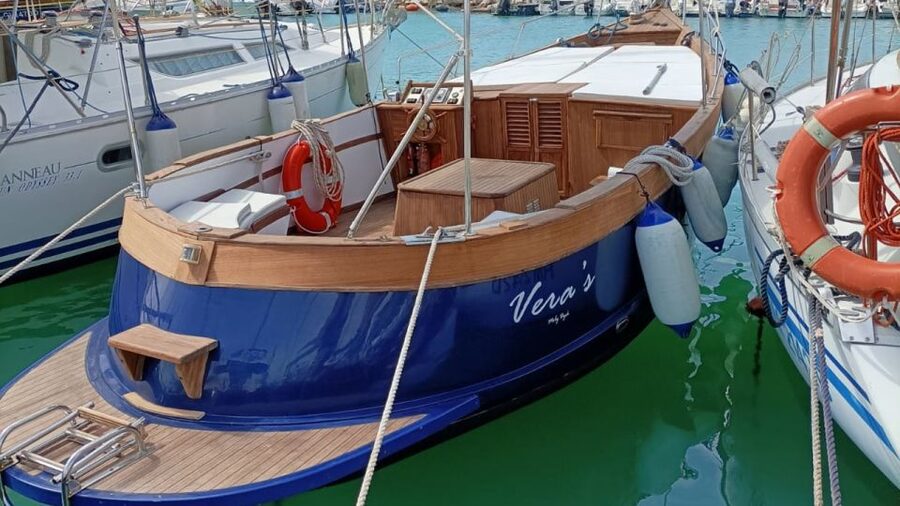 Bari by boat: admire the city from the sea with Aperitivo - Aperitivo With Wine and Taralli
