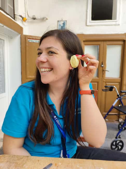Bari: Pasta Experience Walking Tour - What the guides add to the experience