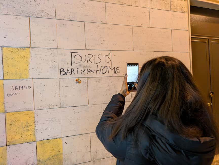 Bari: Street Food Walking Tour with Wine Tasting - Orecchiette and the women of Bari Vecchia