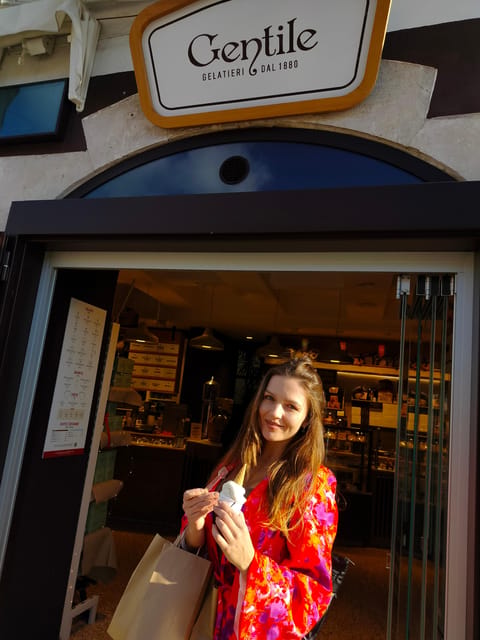 Bari: Street Food Walking Tour with Wine Tasting - Panino col polpo, Bari’s boldest bite