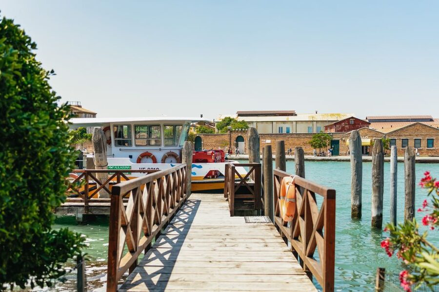 Boat Trip: Glimpse of Murano, Torcello & Burano Islands - Practical ways to make the short stops work