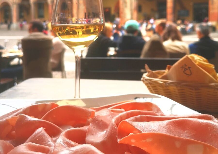 Bologna: City Center Guided Wine Walking Tour - Two to five wines, with room for surprises