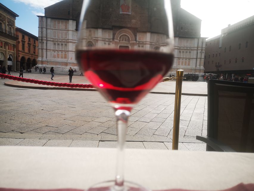 Bologna: City Center Guided Wine Walking Tour - What the $70 price really buys you
