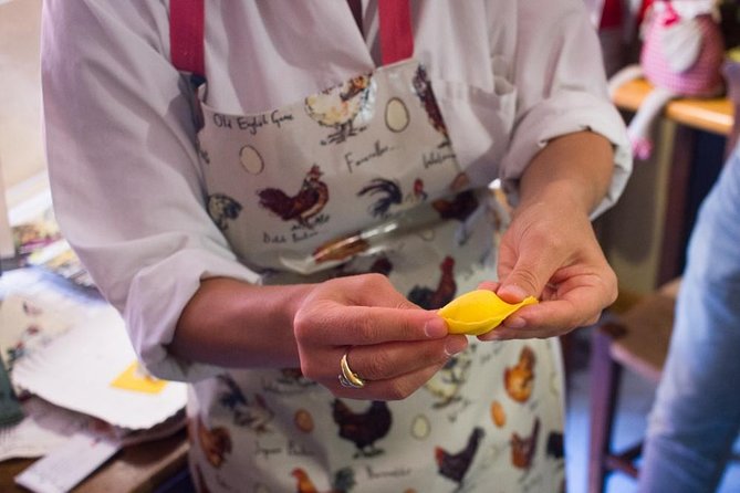 Bologna Food Tour by Taste Bologna: Intimate Group (Max 10) - Mercato delle Erbe and the people behind the food