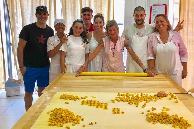 Bologna Food Tour from a local perspective - Aperitivo in the Quadrilatero