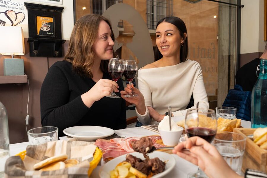 Bologna: Food Tour with Pasta Tasting & Local Specialties - Meeting at Piazza di Porta Ravegnana