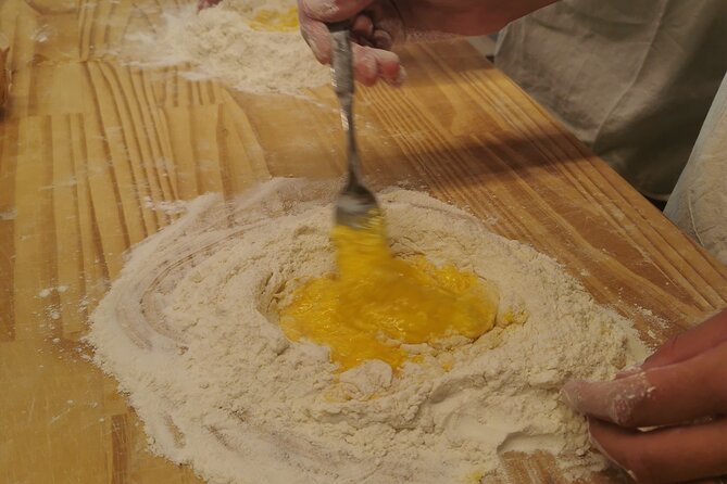 Bologna on the plate, Cooking Class with Alessia - Pol the cat and the home setting