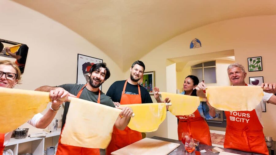 Bologna: Pasta Tagliatelle Ragu Cooking Class with Spritz - Key points at a glance