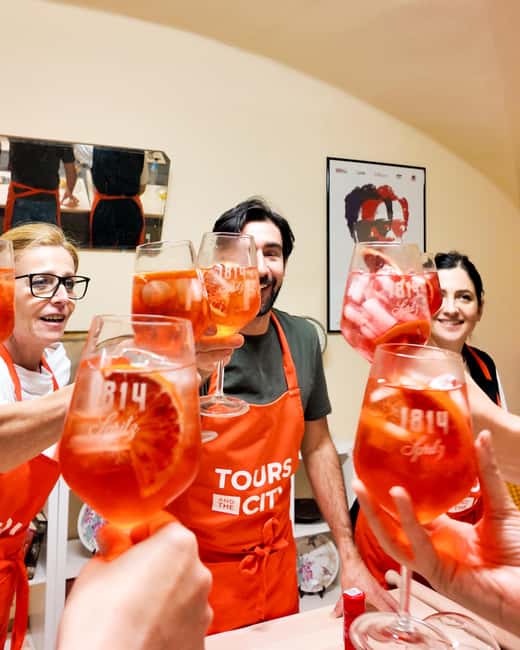 Bologna: Pasta Tagliatelle Ragu Cooking Class with Spritz - Mixing your own Casoni Spritz