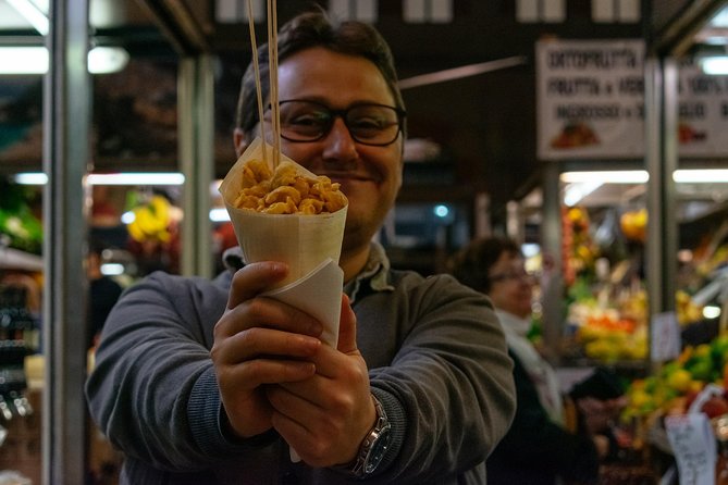 Bologna Private Food Tour with 6 or 10 Tastings - Piazza del Nettuno and the city between bites