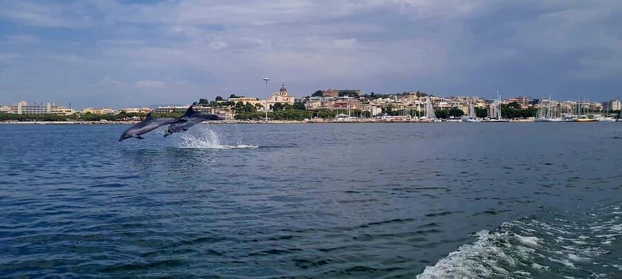 Cagliari: Boat Tour, 4 Stops, Swim, Snorkeling, & 1 Spritz - Meeting the skipper near Bacan