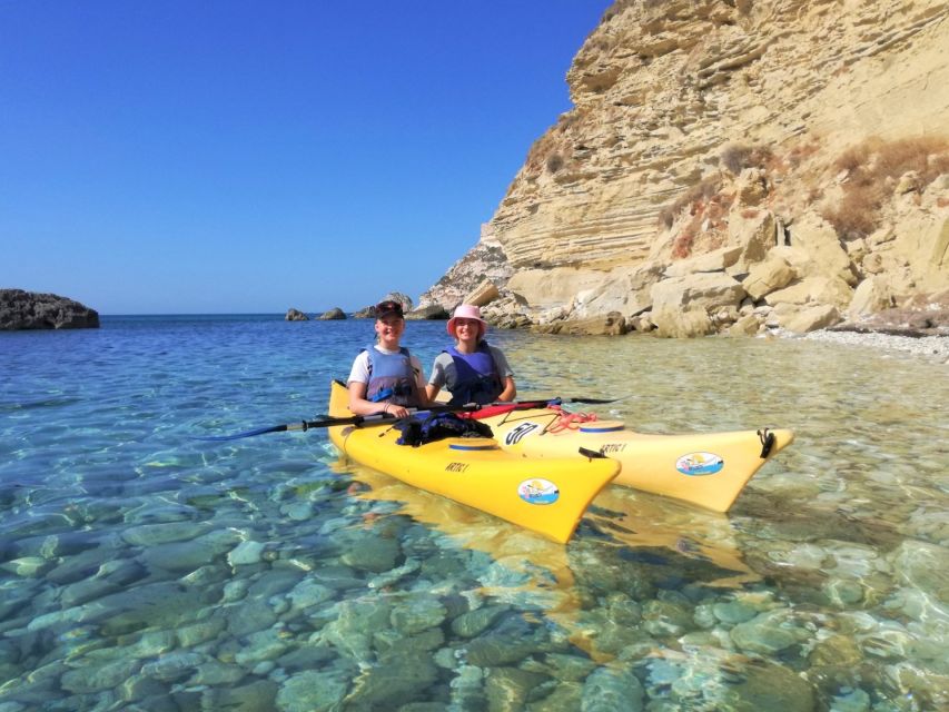 Cagliari: Guided Kayak Excursion in the Gulf of Cagliari - Poetto Beach and the Gianfranco Pools