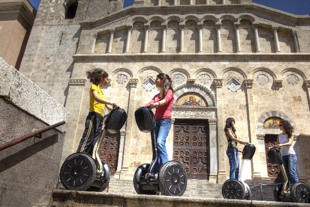 Cagliari: Guided Segway Tour - Buoncammino and the Roman Amphitheater