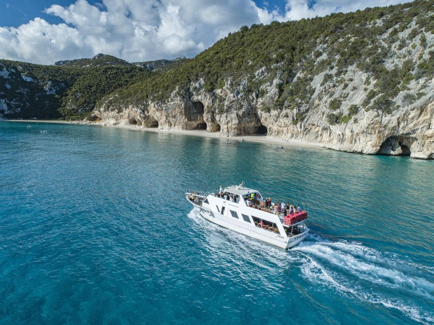 Cala Gonone:Cruise in the Gulf of Orosei with Cala Goloritzé - What to pack for the shore stops
