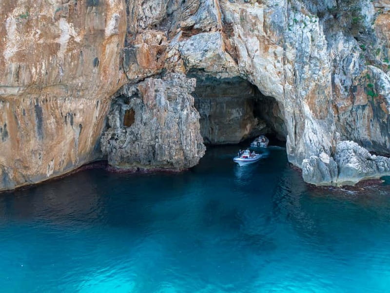 Cala Gonone: Dinghy Excursion to C. Mariolu and C. Goloritzè - Why this Gulf of Orosei boat trip works so well