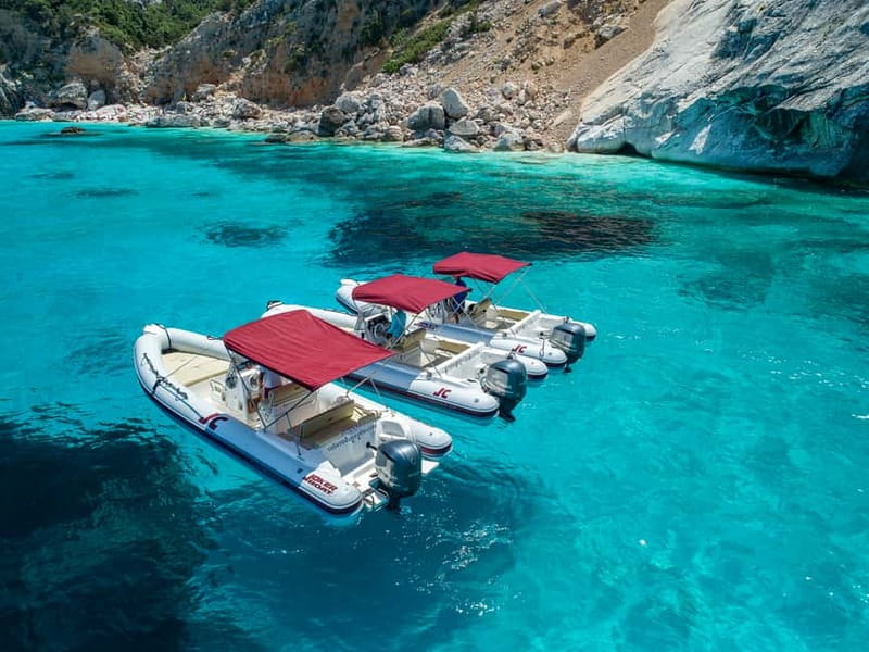 Cala Gonone: Dinghy Excursion to C. Mariolu and C. Goloritzè - What the smaller boat changes