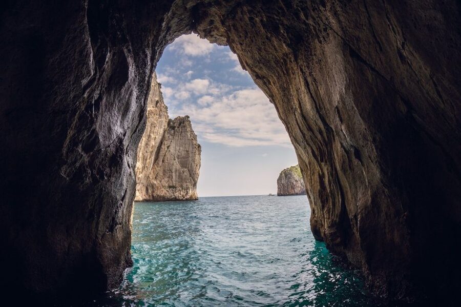 Capri: 2-Hour Boat Tour with Happy Hour - Natural Arch and Casa Malaparte