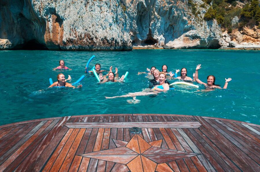 Capri: Full-Day Small Group Boat Tour - Four hours to make your own Capri plan