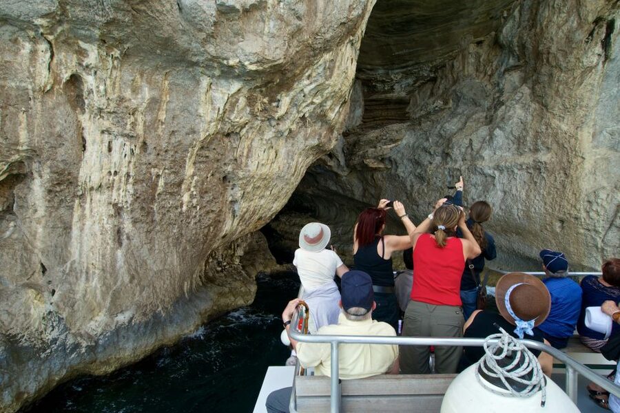 Capri: Island Sightseeing Tour with Blue Grotto Stop - The Blue Grotto Stop: The Important Fine Print