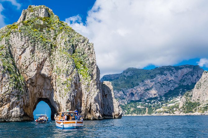 Capri Walking Tour with local guide - Meeting the group at 9:30 in Capri