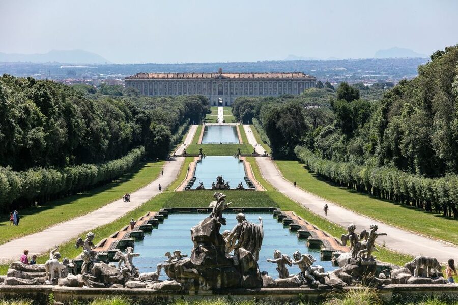 Caserta: Royal Palace of Caserta Guided Tour - Entering the palace and going back to 1752
