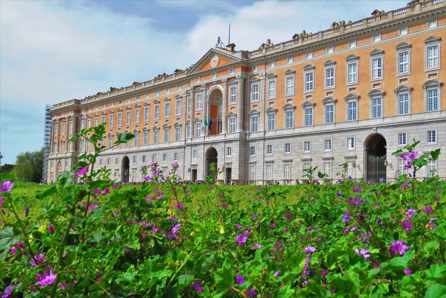 Caserta: Royal Palace of Caserta Guided Tour - Meeting the Royal Expert outside the main entrance