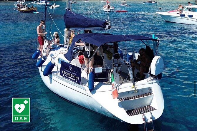 Catamaran tour stops bathing and snorkeling toast with prosecco - The Alternative Stop Near Poetto Beach