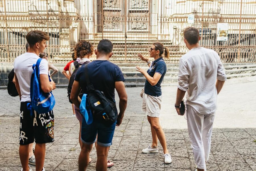 Catania: Guided Street Food Walking Tour - Villa Bellini and the final dessert choice