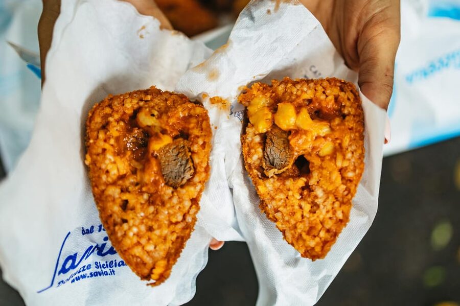 Catania: Guided Street Food Walking Tour - The guides are a major part of the value