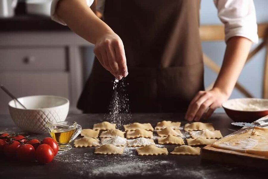 Catania: Pistachio Ravioli, Pasta Home Cooking Class w/ Wine - Why the home setting matters