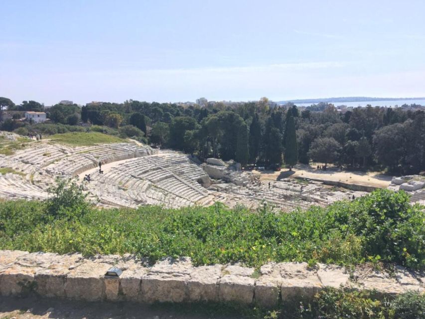 Catania: Syracuse, Ortigia, and Noto Tour with Brunch - A Sicilian brunch with Etna wine