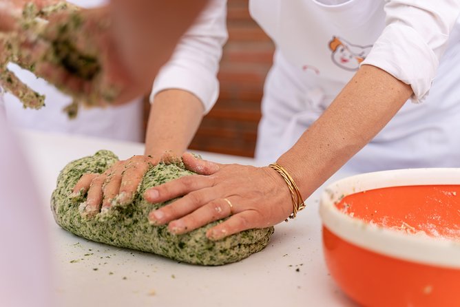 Cesarine: Small group Pasta and Tiramisu class in Varenna - What this Varenna cooking class is really like