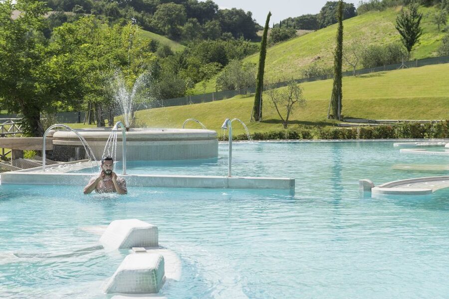 Chianciano Terme: Theia Thermal Pools Entrance Ticket - Arriving for a 10-hour thermal pool visit