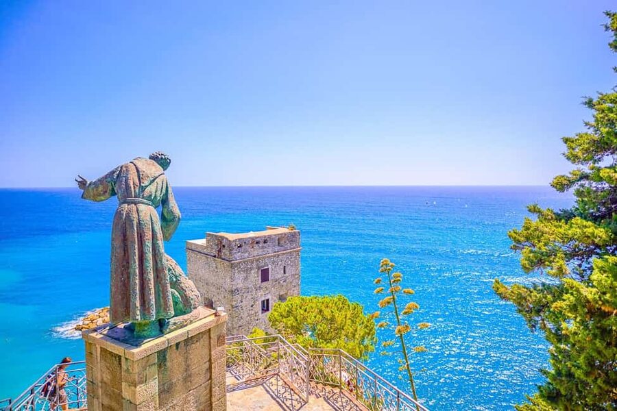 Cinque Terre Tour and Limoncino by Train from La Spezia - Manarola as an independent final stop