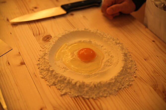 Cooking Art Brunelleschi - Cooking fresh pasta beside Brunelleschi’s Dome
