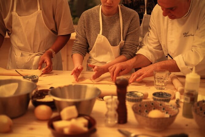 Cooking Art Brunelleschi with Unlimited Wine - Entering the medieval tower on Via de Bardi