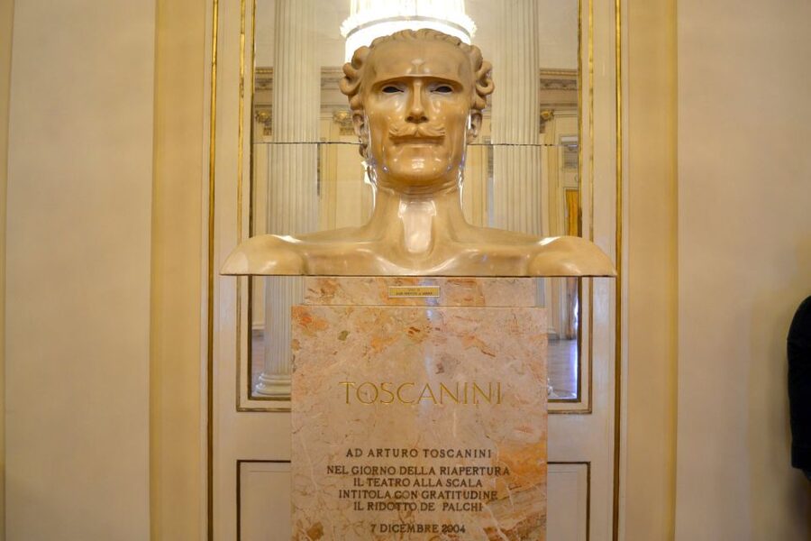 Da Vinci's Last Supper & Milan Sightseeing Tour - The Galleria Vittorio Emanuele II, Milan’s elegant crossroads