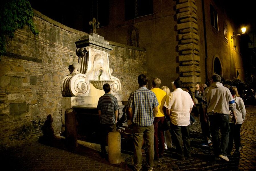 Dark Heart of Rome - Facts, Legend & Mystery Walking Tour - Via del Governo Vecchio and the quieter lanes