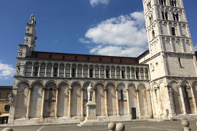 Discover Lucca’s Secrets on a Guided Walking Tour - Piazza Anfiteatro and the shape of ancient Lucca